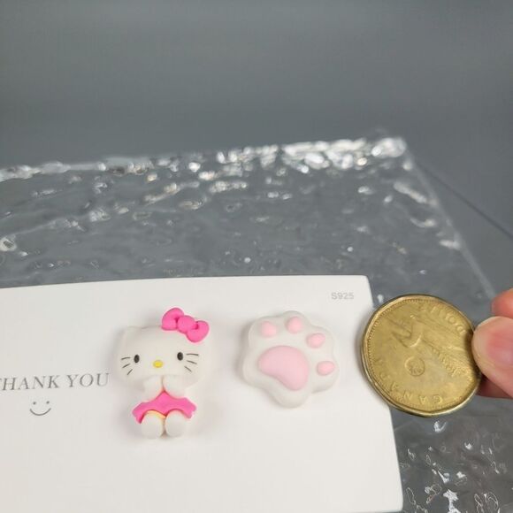 Brand New Hello Kitty Paws Earrings - Picture 6 of 7